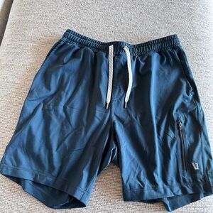 Vuori Sunday Performance Short - Size M